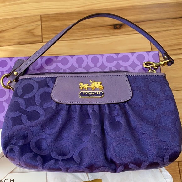 BNIB! Coach | purple wristlet - Picture 4 of 9